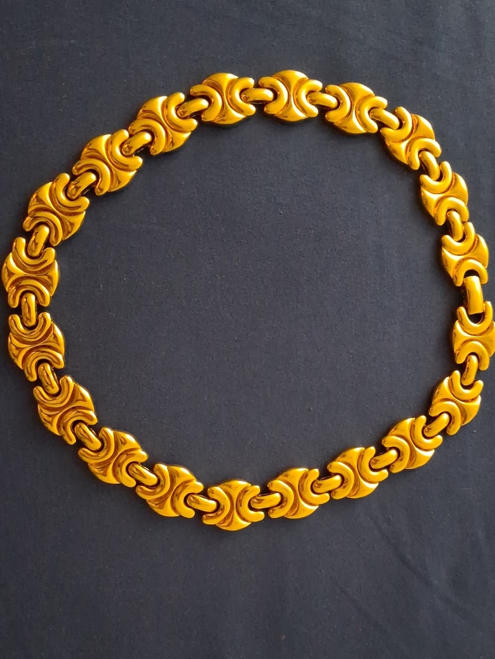 Sculpted Gold Link Necklace for Women